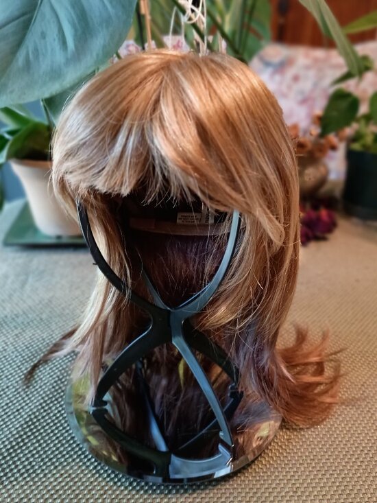 Revlon Wig Blond with Highlights main image 5